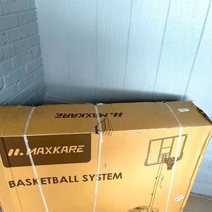 Outdoor Basketball court (all ages)